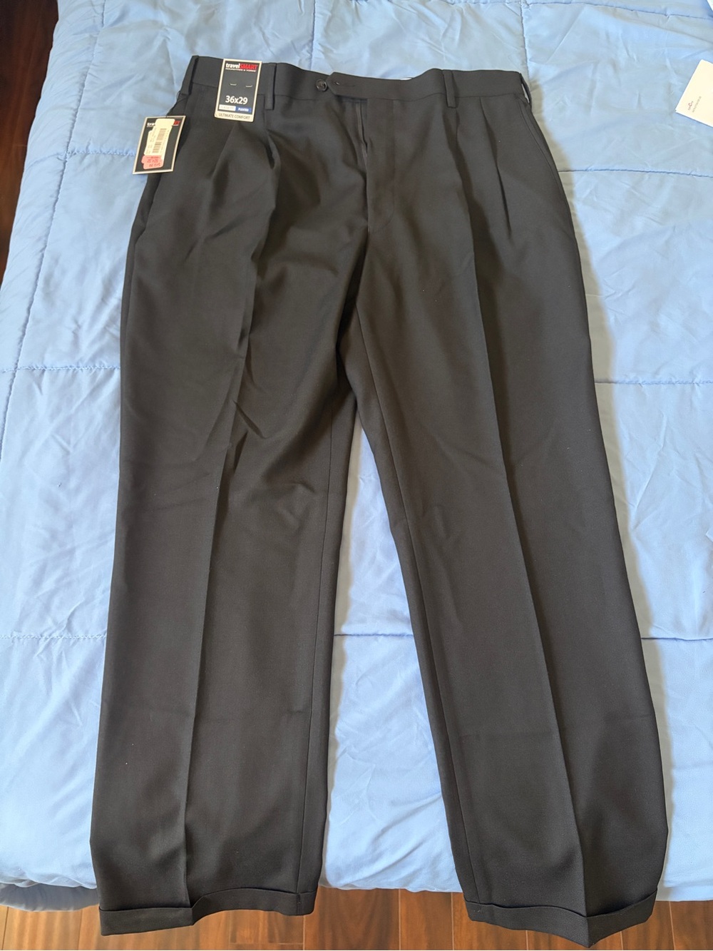 Roundtree & Yorke Men's Dress Pants - Black
